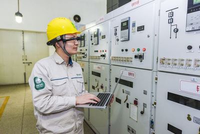 5G+北斗賦能，智能穿戴與AR眼鏡引領云端保電新紀元